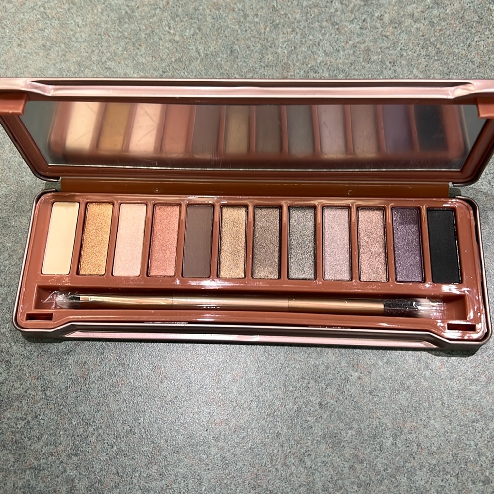 Eyeshadow palette